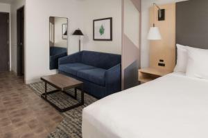 Postel nebo postele na pokoji v ubytování Best Western Premier Keizer Salem Hotel + 19 fotografií