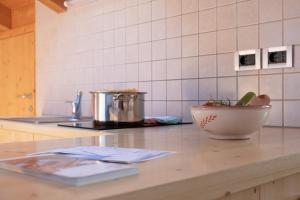 Кухня или мини-кухня в Ferienwohnung im Haus Texel VI
