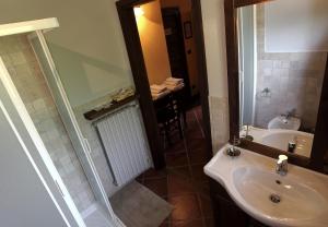 Koupelna v ubytování Agriturismo A Nostro Mizoun