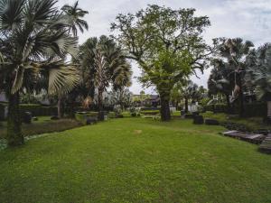 Jardí fora de The Slate, Phuket