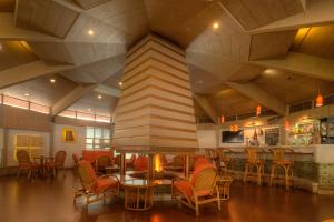 Khu vực ghế ngồi tại Fish Tail Lodge