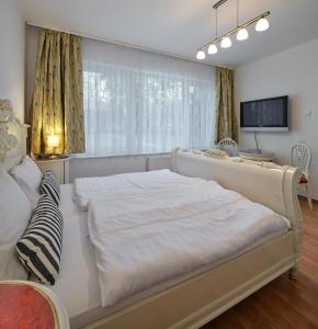 Fövenyes House Grande 8242 Balatonudvari, Kossuth utca 3. kép - 2
