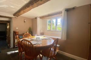 Gallery image of The Explorers Rest - Cottage - Frome in Buckland Dinham