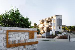 Gallery image of Cocooning Suites by Blue Carpet in Pefkohori
