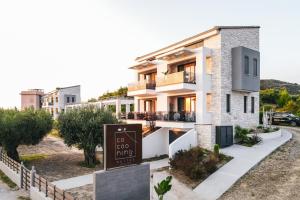 Gallery image of Cocooning Suites by Blue Carpet in Pefkohori