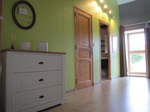 Afbeelding uit fotogalerij van Ludothèque chambres et table d'hôtes de La Becterie in Quettetot