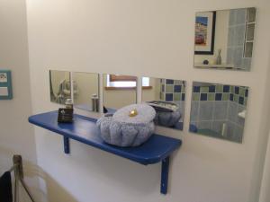 Afbeelding uit fotogalerij van Ludothèque chambres et table d'hôtes de La Becterie in Quettetot