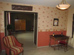 Afbeelding uit fotogalerij van Ludothèque chambres et table d'hôtes de La Becterie in Quettetot +41 foto's