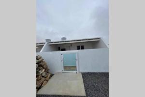 Το κτήριο όπου στεγάζεται  το διαμέρισμα +2 φωτογραφίες