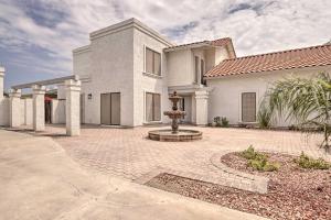 Gallery image of Glendale Family Home Close to Golf and Westgate in Glendale