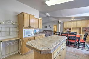 Gallery image of Red Rock Rambler Moab Home with Hot Tub and Views! in Moab