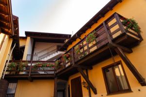 Balkón nebo terasa v ubytování LA CORTE SUL LAGO