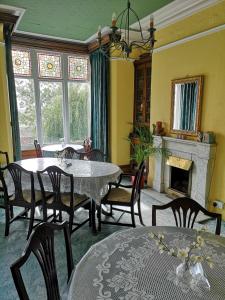 Gallery image of Chimneys Guest House in Blackburn