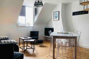 Χώρος καθιστικού στο LA HOUPPA, rénové, Trouville-sur-Mer, quartier Bonsecours