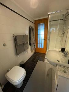 Kylpyhuone majoituspaikassa SEA4USALERNO seafront