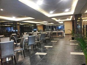 Restaurace v ubytování Serela Waringin by KAGUM Hotels