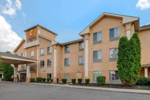 una representación de un hotel con un edificio en Comfort Inn East Pickerington en Pickerington