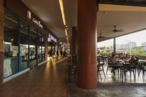 Restoran atau tempat lain untuk makan di Jazz Suites 1 Vivacity (4 Bedrooms) A10