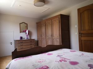 Postel nebo postele na pokoji v ubytování Gîte du Vieux Chemin