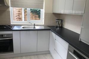 Charming just renovated 2 bed cottage in the centre of village