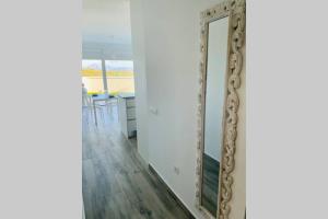 Zdjęcie z galerii obiektu Precioso apartamento con vistas parciales, garaje y piscina w mieście Tarifa