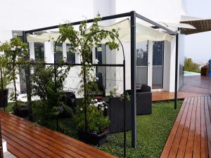 Vonkajšia záhrada v ubytovaní Villa Luxury Paradise Suites