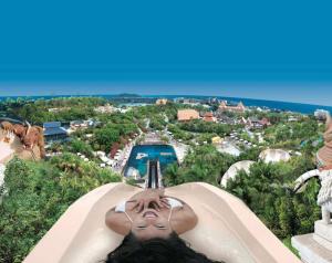 The swimming pool at or close to Las Americas Ocean View El Dorado