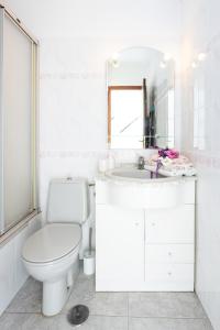 A bathroom at Home2Book Sea Front Vista Marina, Los Cristianos