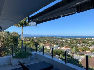 Afbeelding uit fotogalerij van 56 Robberg Road Plettenberg Bay in Plettenbergbaai +30 foto's