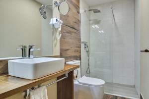 Ванная комната в Eleven Inn Tbilisi
