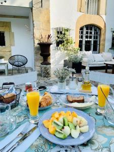Comida en o cerca of this country house