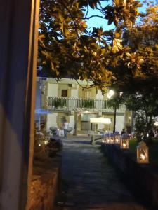 Jardín al aire libre en Hosteria de Arnuero