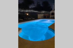 The swimming pool at or close to VILLA LÍA