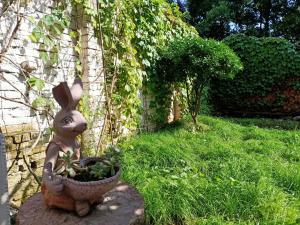 A garden outside A&G Apartment