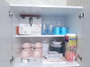 Η κουζίνα ή μικρή κουζίνα στο Casa Rosa Lumiar, Cachoeira Particular e Fazendinha +39 φωτογραφίες