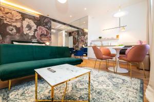 Lounge nebo bar v ubytování GRAND apartments ZAGREB