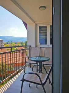 En balkong eller terrasse på Apartman Ananas Banja Luka centar bolnica besplatan parking