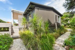 Gallery image of Palm Views - Stay Waiheke in Palm Beach