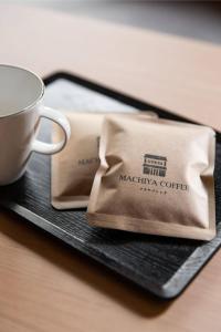 Kemudahan buat kopi dan teh di eph TAKAYAMA