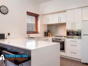 Η κουζίνα ή μικρή κουζίνα στο Elevation 5