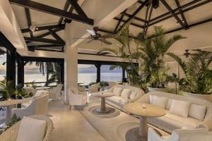 Гостиная зона в LUX* Le Morne Resort