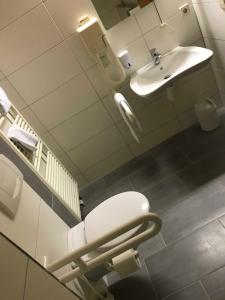 Koupelna v ubytování Hotel Schwanau garni
