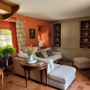 Posezení v ubytování Gîte de charme au Manoir du Plessis-Quinquis