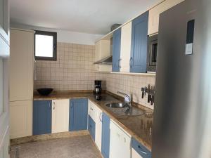 A kitchen or kitchenette at VILLA LÍA