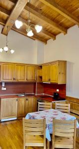 Gallery image of Pirin Golf Hotel Private Apartments Апартаменти Планински Изгрев в Пирин Голф in Razlog