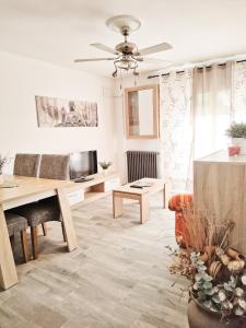 Posezení v ubytování Estrella Polar + 19 fotografií