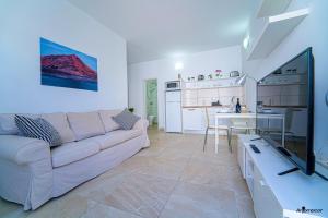 Kuchyň nebo kuchyňský kout v ubytování Apartamentos Anjomacar B