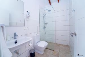 Koupelna v ubytování Apartamentos Anjomacar B