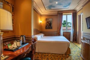 Телевизор и/или развлекательный центр в River Palace Hotel