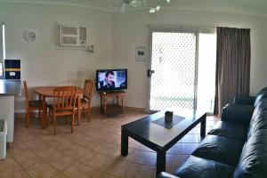 A seating area at Sea View Villa. 2 bedroom. Sleeps 4. Free WIFI